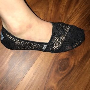 Black lace TOMS